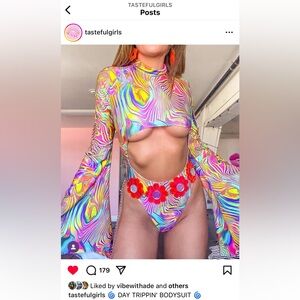 🌈 Tasteful Girl Day Trippin Bodysuit 🌈